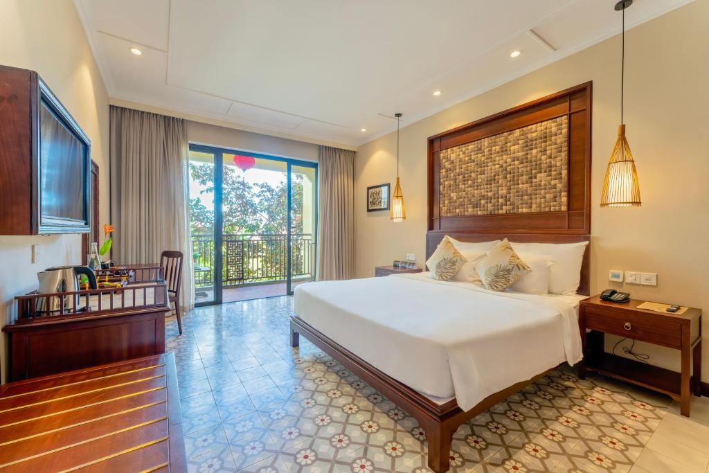 Senior Deluxe Pool View with Balcony