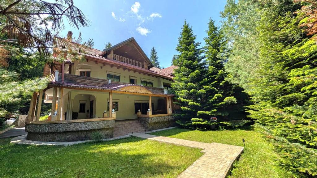 Κήπος έξω από το Cabana De La Rau Satic