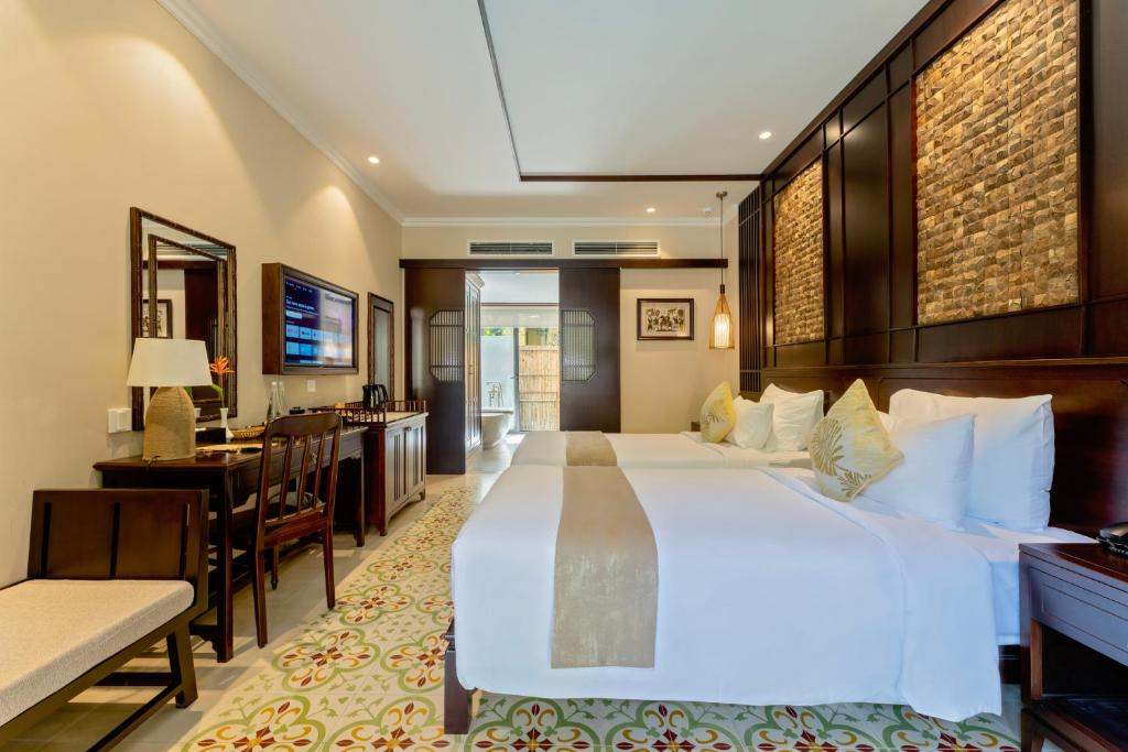 Ahoy Suite Pool View with Private Outdoor Shower