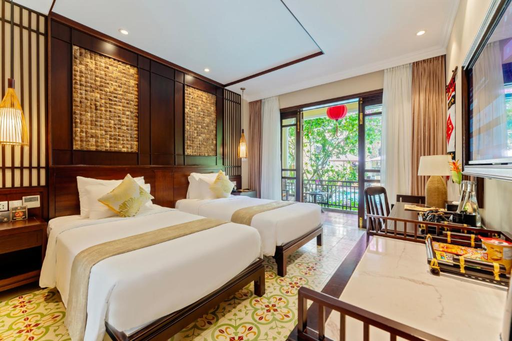 Ahoy Suite Pool View with Private Outdoor Shower