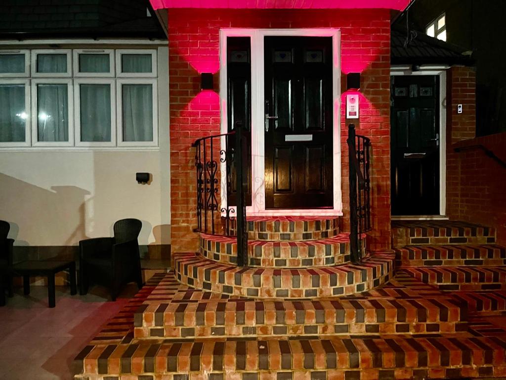 Ruang duduk di Luxe Villa, 4 En-suite Bedrooms - West London - Wembley Stadium 5KM away
