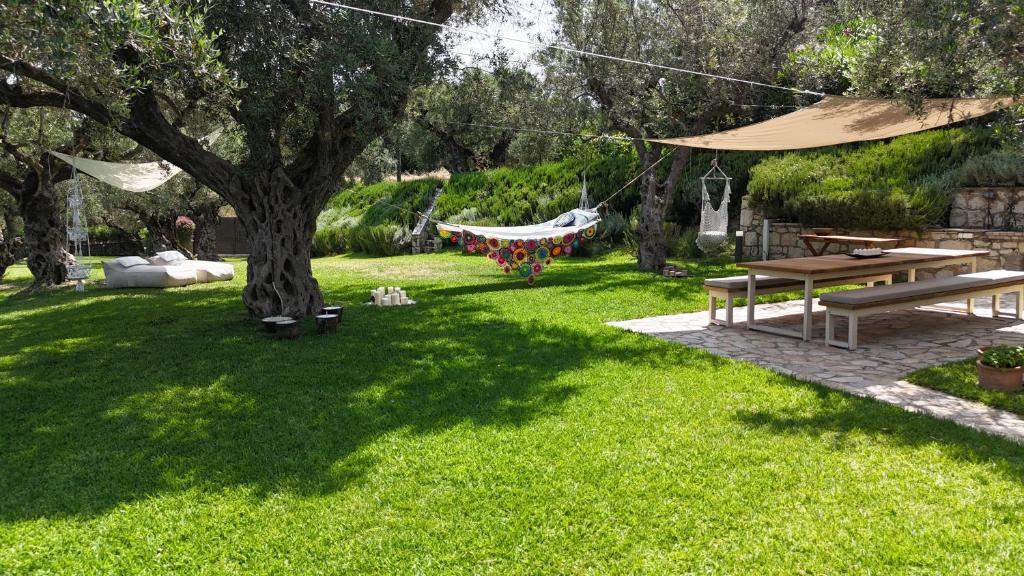 Vonkajšia záhrada v ubytovaní Lalla Private Luxury Villa