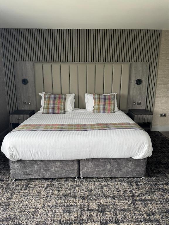 The Knowes Hotel & Restaurant - Superior King Room