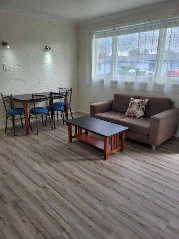 Garden Court Motel & Backpackers - Resim 12