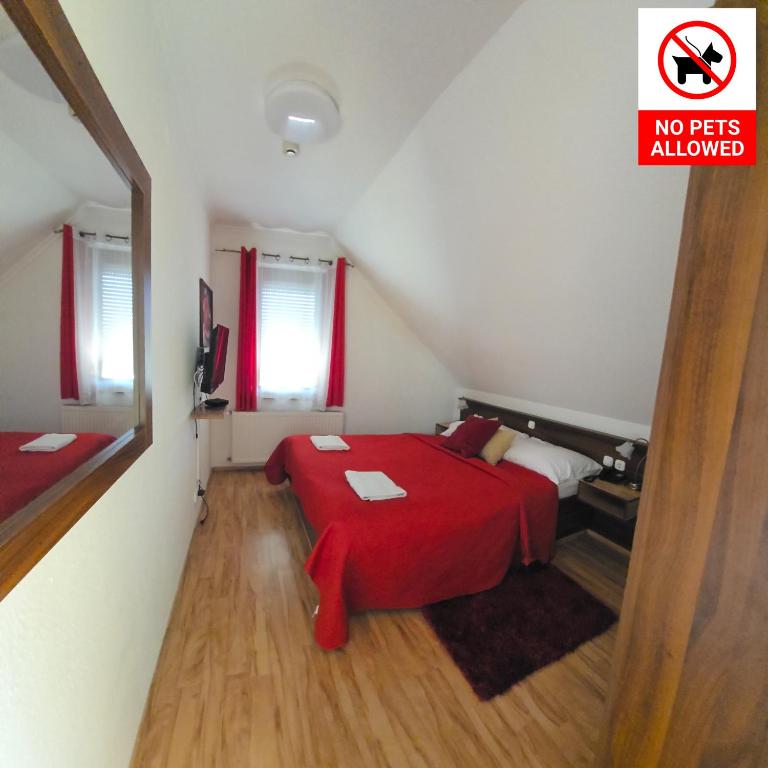 Postel nebo postele na pokoji v ubytování Le Rose Suites & Park Hotel