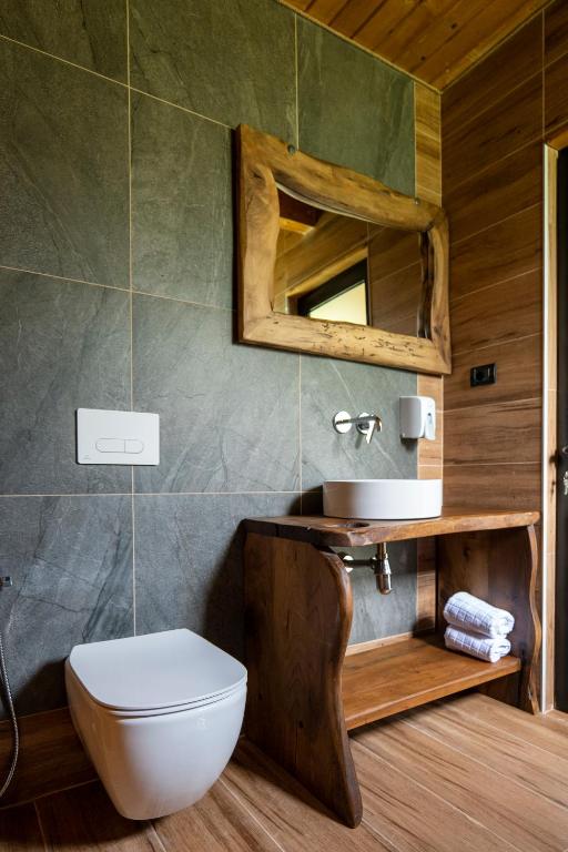 Koupelna v ubytování Altus Highland Lodges