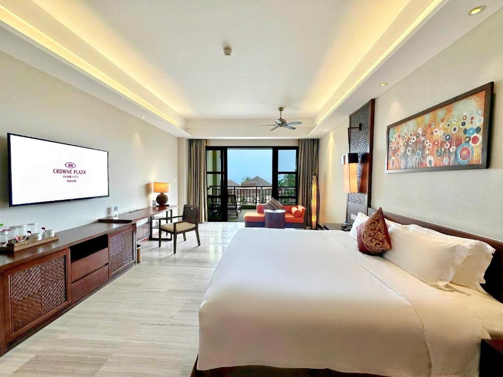 Premier Double Room with Balcony and Garden View