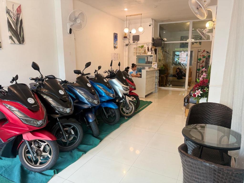 COZY Residence Patong - Resim 38