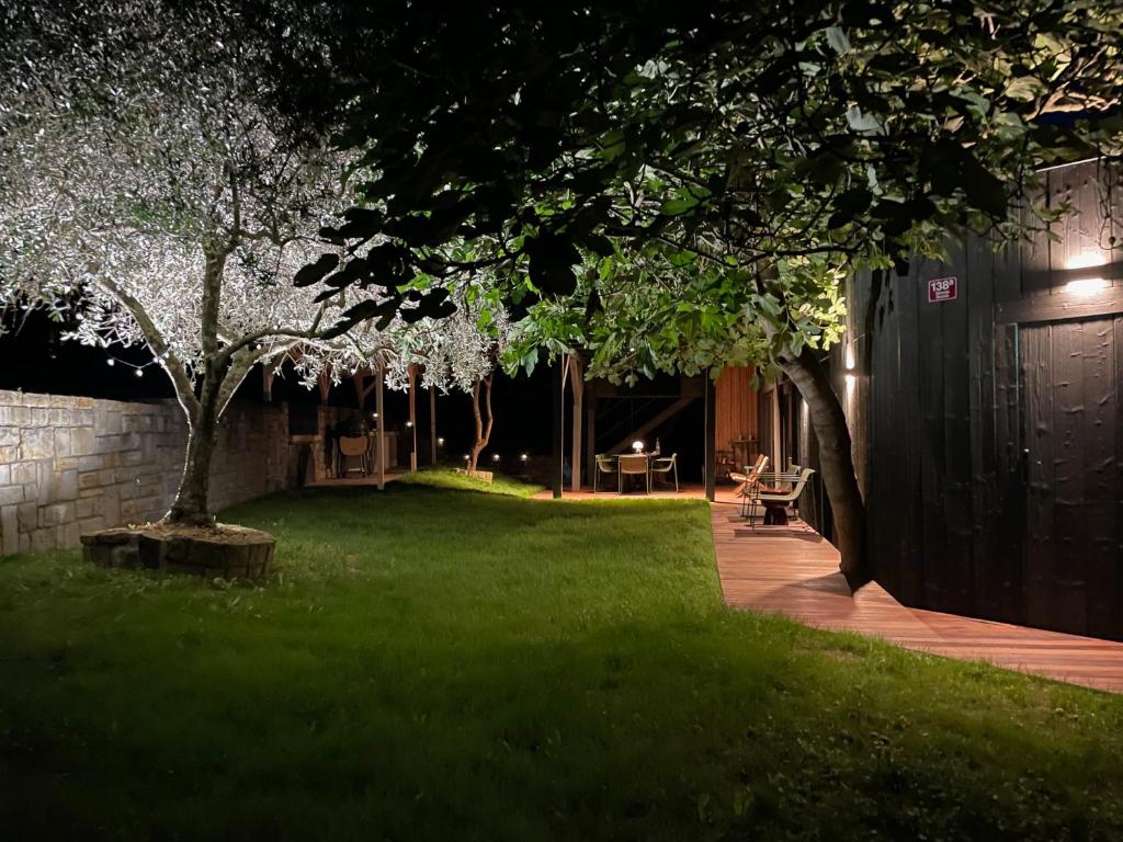 Zahrada ubytování Private Olive Glamping with Tiny House and Two Tents