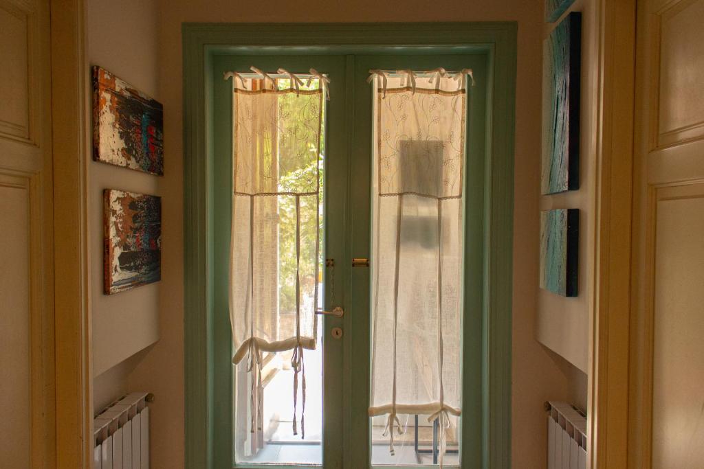 Fotografie z fotogalerie ubytování Caligo B&B stanza privata in villa d'epoca con giardino e vista mare v destinaci La Spezia