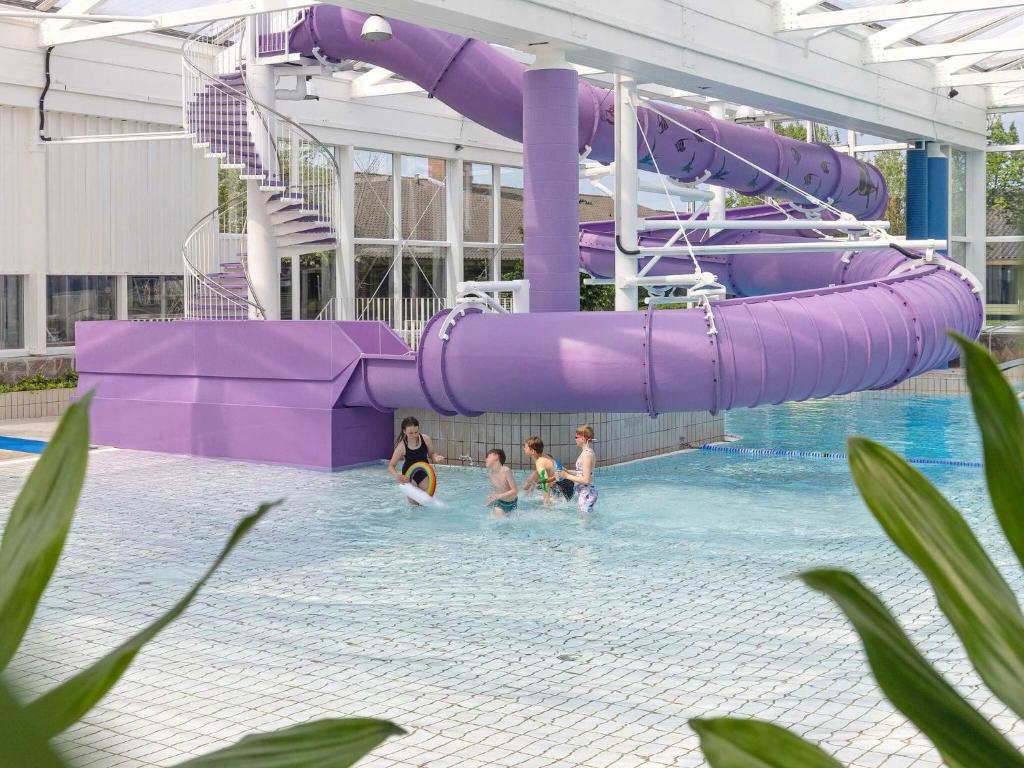Bazén v ubytování Vigsø Holiday Center nebo v jeho okolí