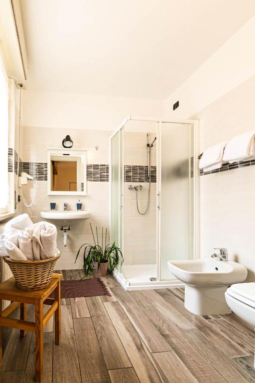 Koupelna v ubytování InGarda Rooms