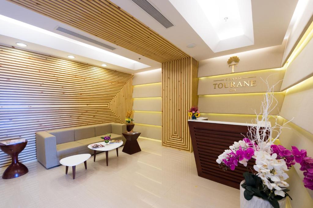 Posezení v ubytování Grand Tourane Hotel Da Nang