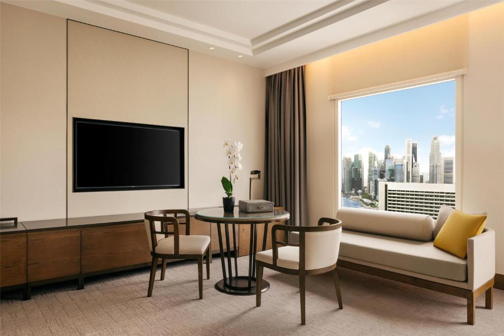 TV/trung tâm giải trí tại Conrad Singapore Marina Bay