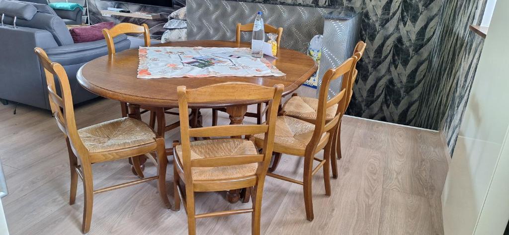 Posezení v ubytování Ferienhaus für max6Gäste 2Kids 4Erwn