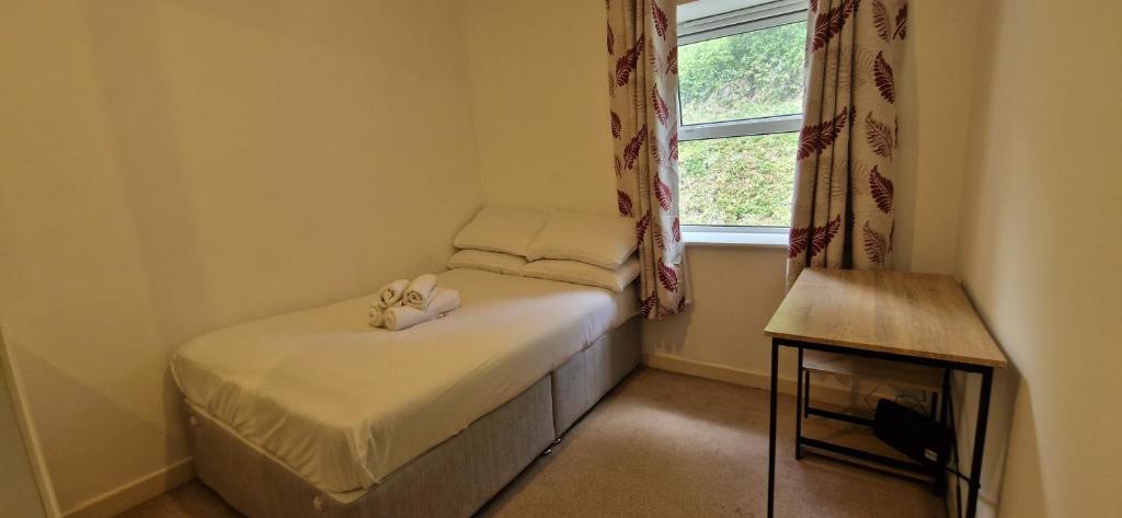 Voodi või voodid majutusasutuse Tidy Spacious & Quiet 2BD on Edge of Cork City toas
