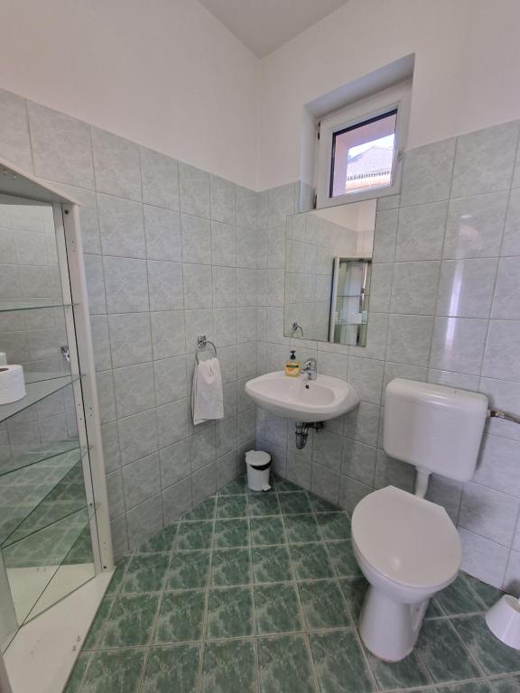 Kúpeľňa v ubytovaní Villa Letícia Siófok