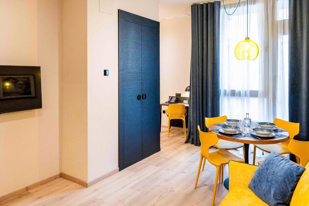 Hotel Pathos by Mimood Aparthotels - Resim 39