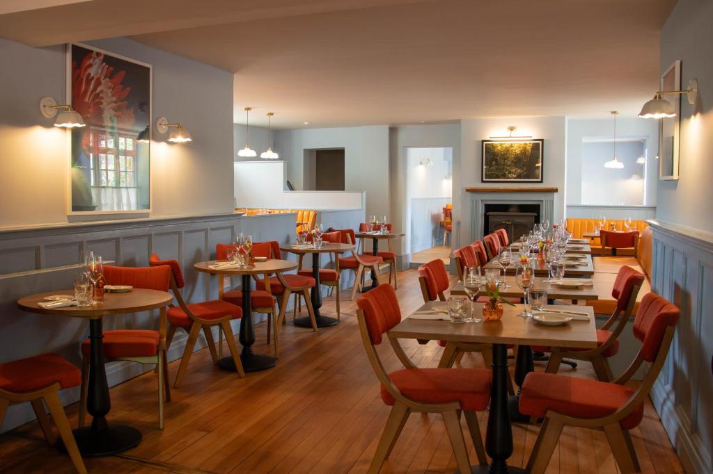 Χώρος καθιστικού στο The Ship