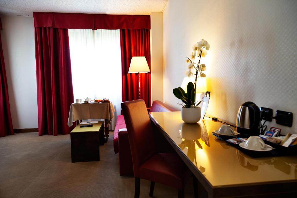 JR Hotels Bologna Amadeus - Resim 10