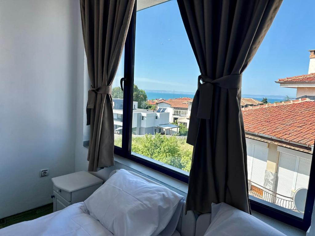 Nespecifikovaný výhled na moře nebo výhled na moře při pohledu z hotelu