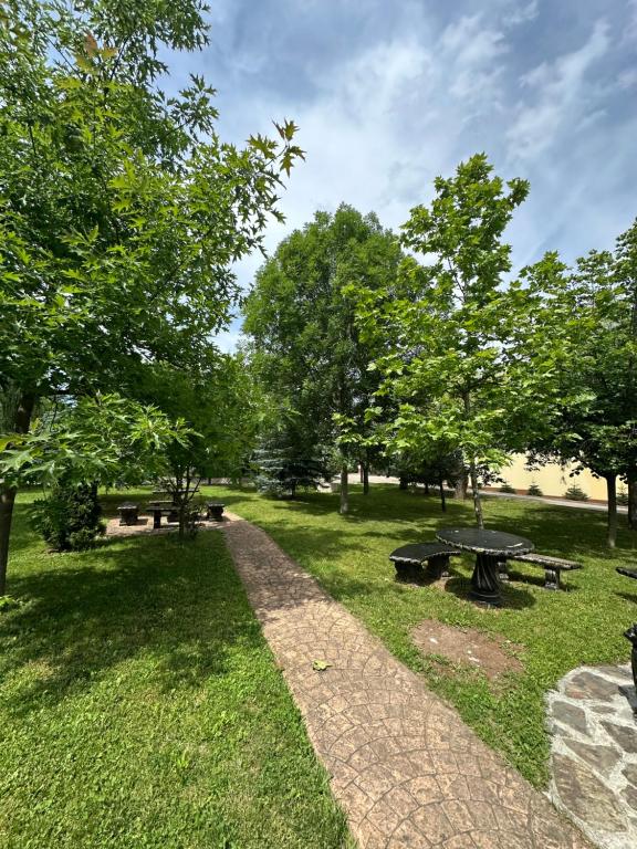 Zahrada ubytování Complex Trans Bitum