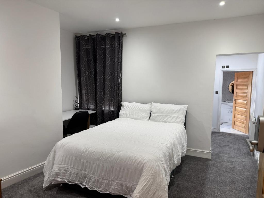En-suite Rooms in beautiful Bournville Village - Resim 7