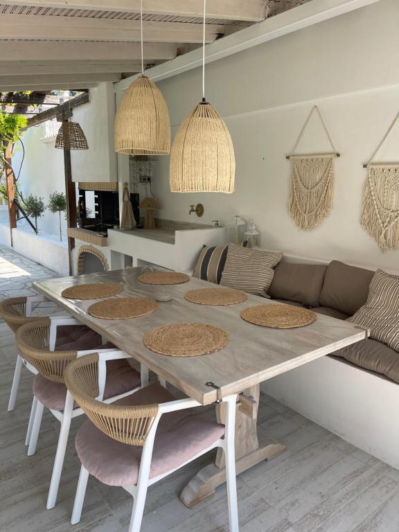 Część wypoczynkowa w obiekcie Sozopoli Hawaii Beach House