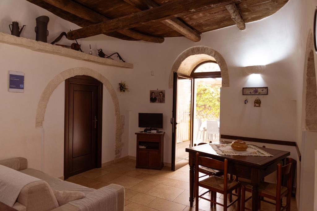 A seating area at Quei Trulli Divini