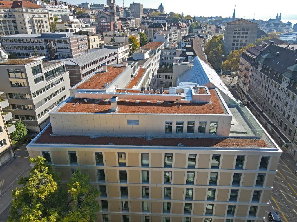 Nespecifikovaný výhled na destinaci Curych nebo výhled na město při pohledu z aparthotelu