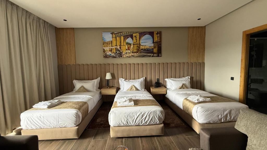 Postel nebo postele na pokoji v ubytování Luxury hotel