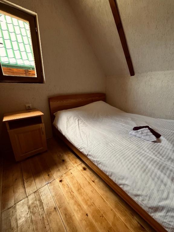 Postel nebo postele na pokoji v ubytování Tara Hideout