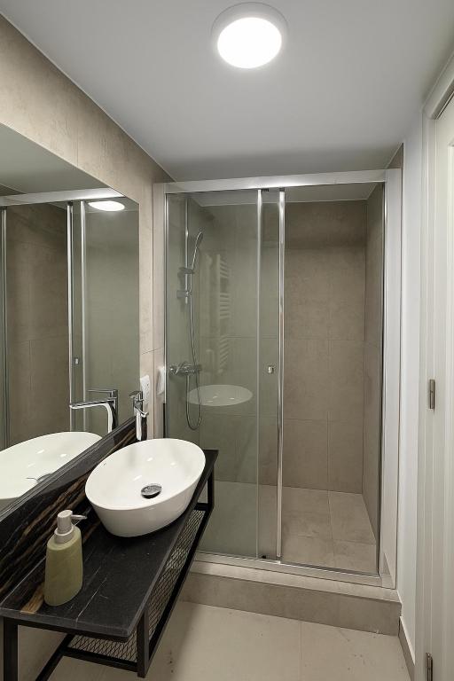 Arena 7-17 Central Suites - Resim 23