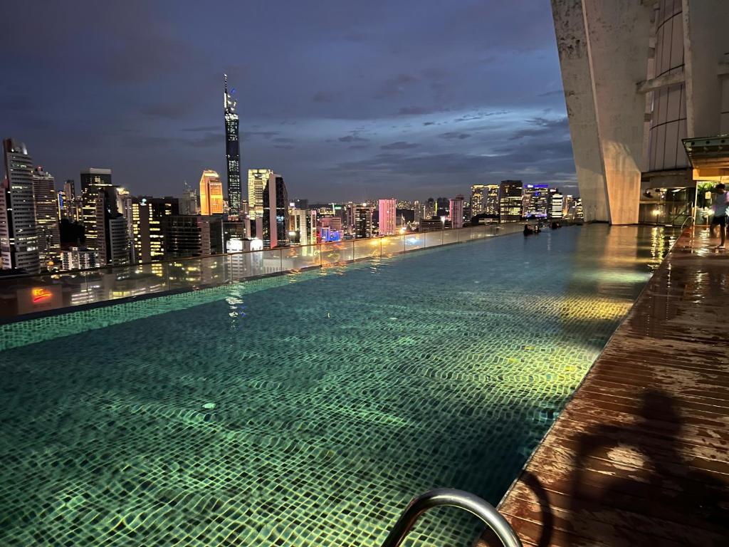 Πισίνα στο ή κοντά στο Regalia Space Hostel