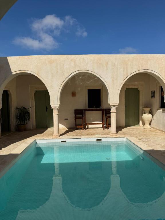 Πισίνα στο ή κοντά στο Riadh Ancora Mar Authentic Djerbienne villa