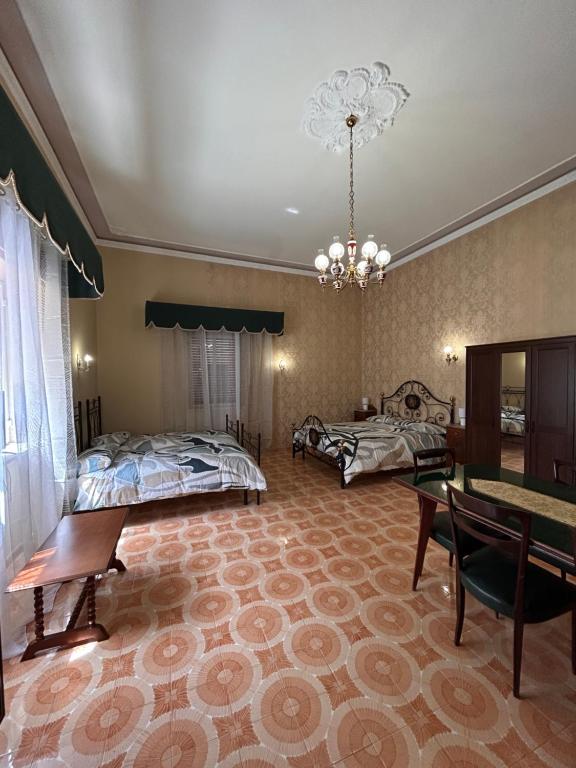 Villa Sole - Quadruple Room With Shared Bathroom