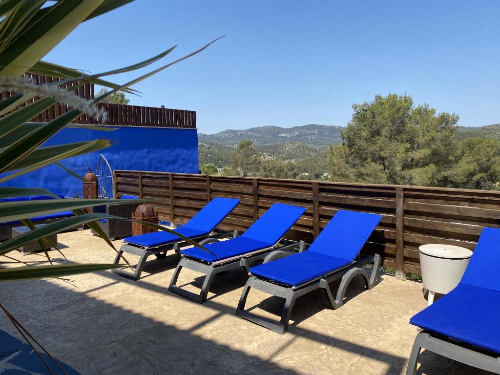 Fotografie z fotogalerie ubytování Villa Charma with private pool and Air conditioning close to sitges in peaceful location v destinaci Olivella