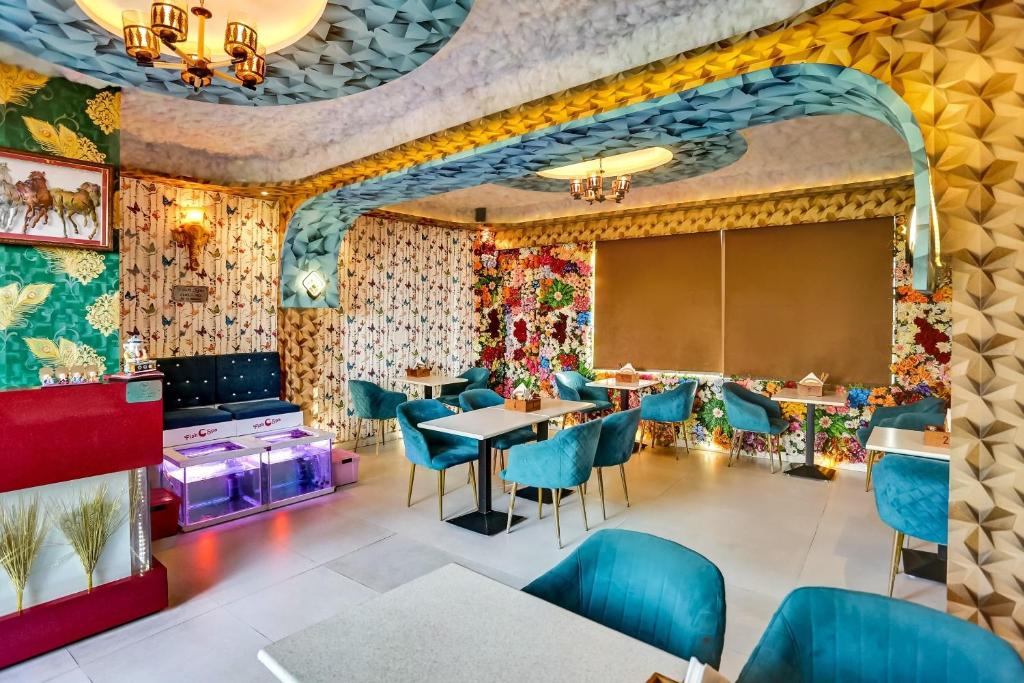 Posezení v ubytování Hotel O Sky Hotel