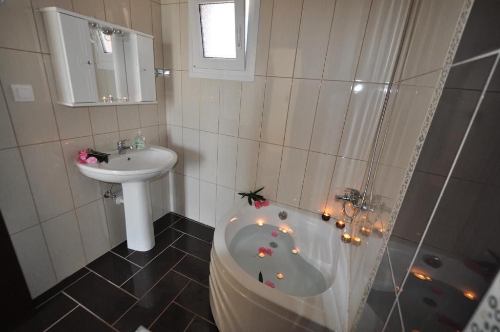 Łazienka w obiekcie Villa Kaiti