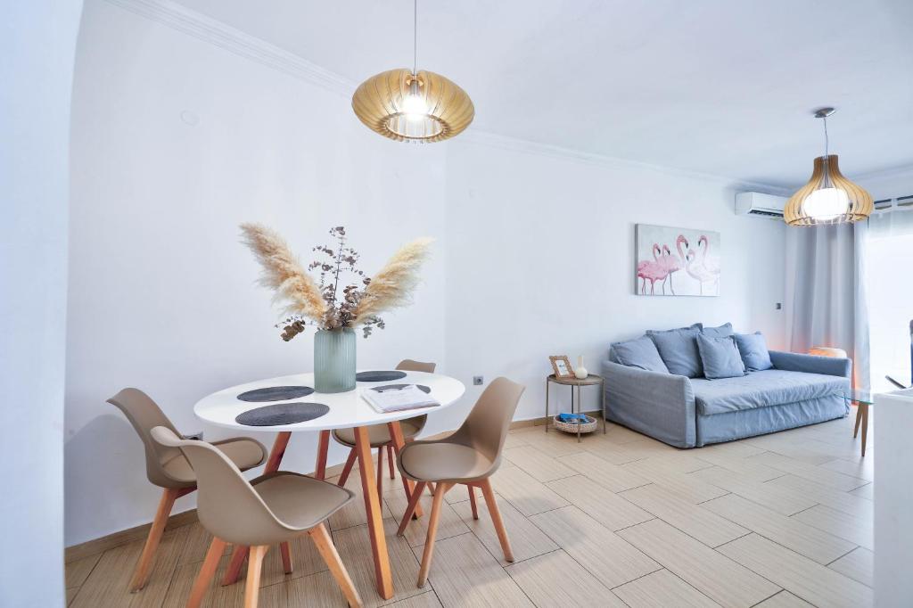Posedenie v ubytovaní Traveler Home 85m2 Private Parking Next to Center