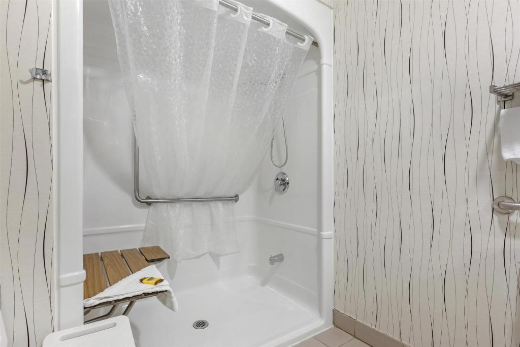 Best Western Plus Travel Hotel Toronto Airport - Resim 34