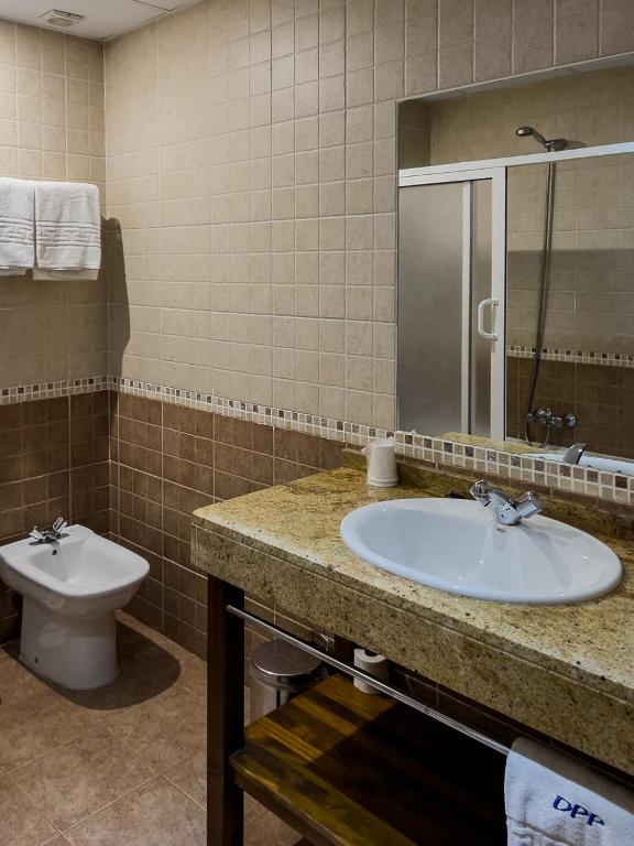 Koupelna v ubytování Hotel Don Pepe Lago de Sanabria