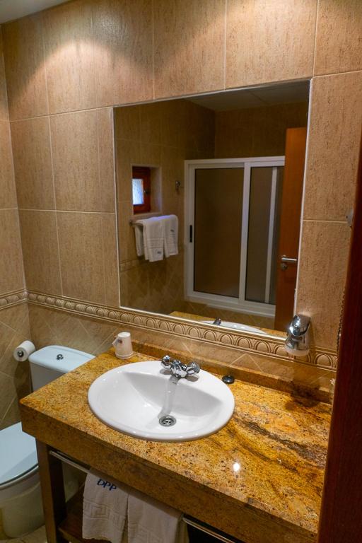 Koupelna v ubytování Hotel Don Pepe Lago de Sanabria
