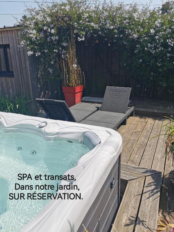 Fotografia z galérie ubytovania Au Poème du Chêne, Logement indépendant, Calme, Parking gratuit v destinácii Basse-Goulaine