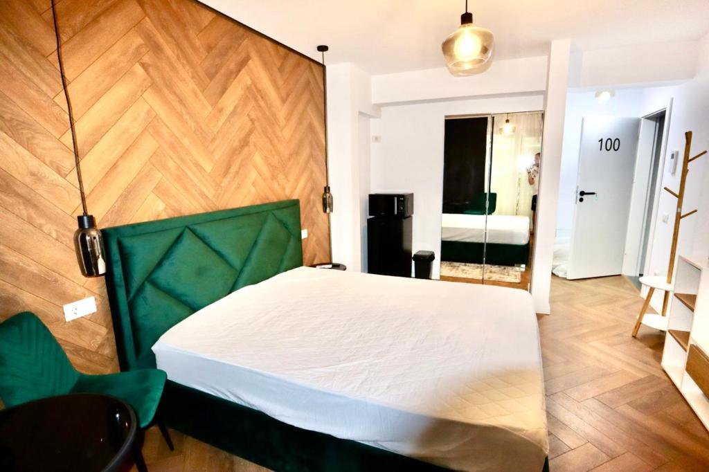 
King Room with Garden View
