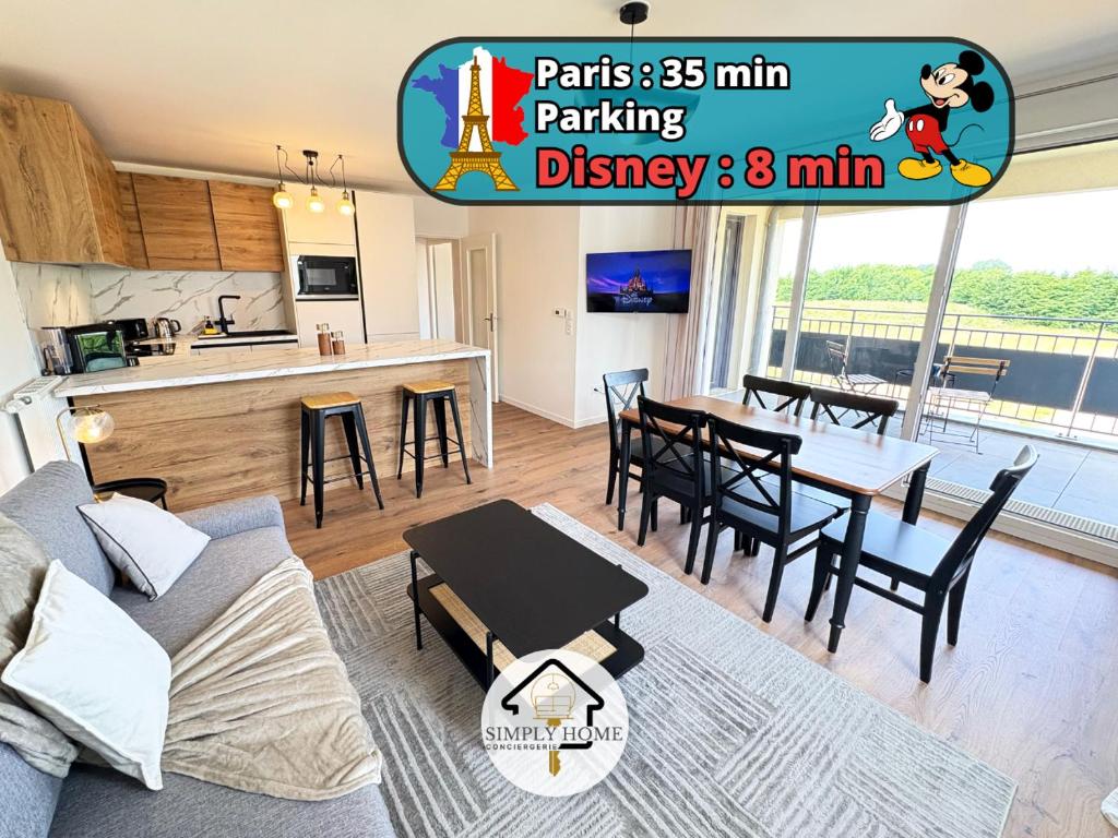 une cuisine et un salon avec une table et des chaises dans l'établissement Le Saphir Disney 8mn Gare 7min PARIS Parking x2, à Chessy
