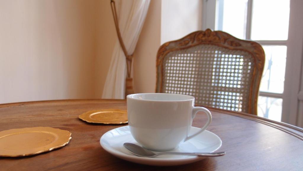 L'Invitation au Voyage - 18