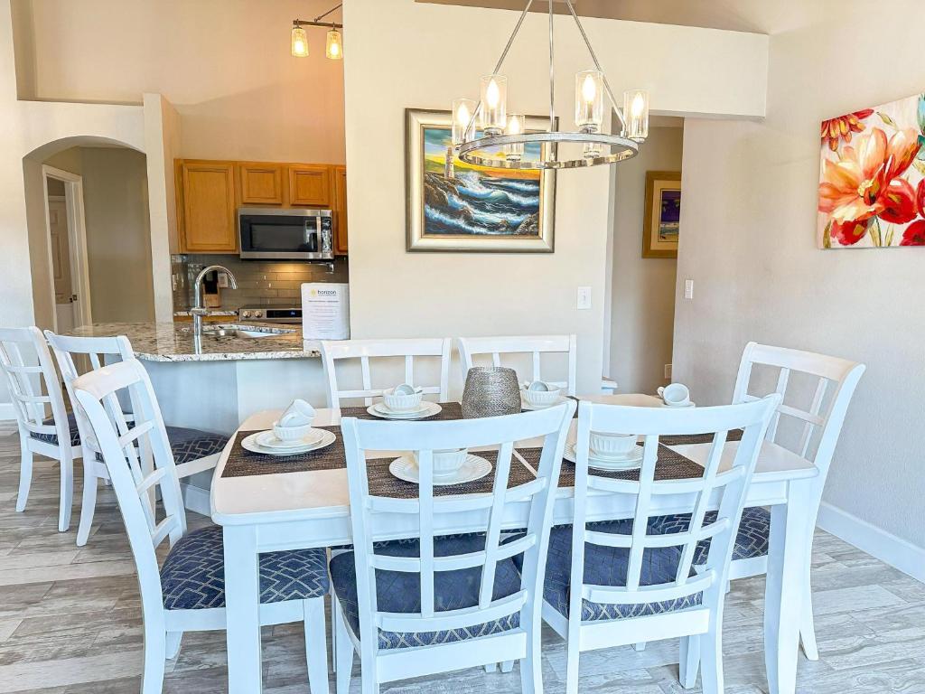 4 bedrooms pool home gated resort of Solana, Davenport (updated prices 2026)