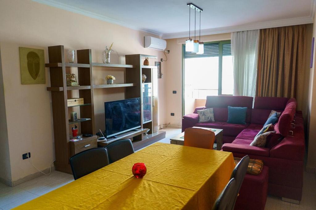 Cozy Flat at Komuna e Parisit