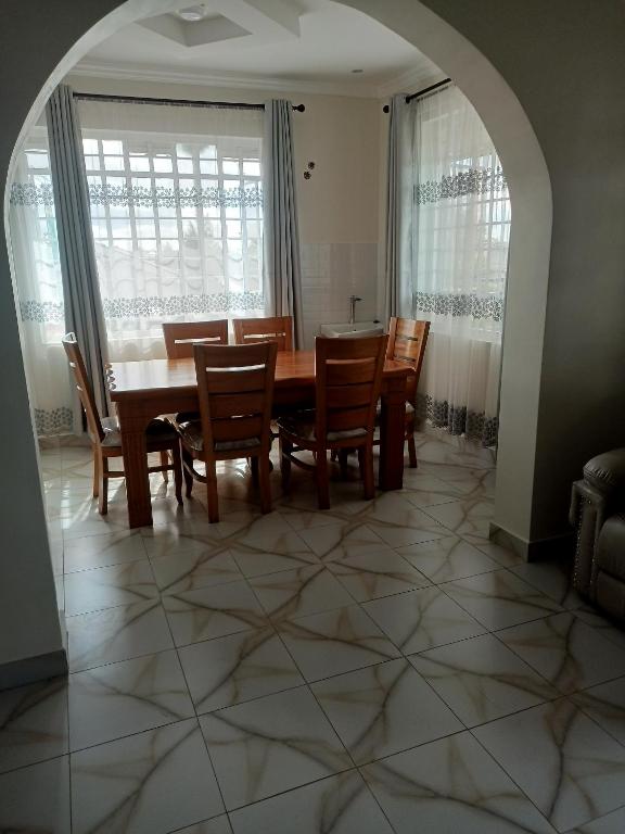 Posezení v ubytování Happy fully furnished apartment